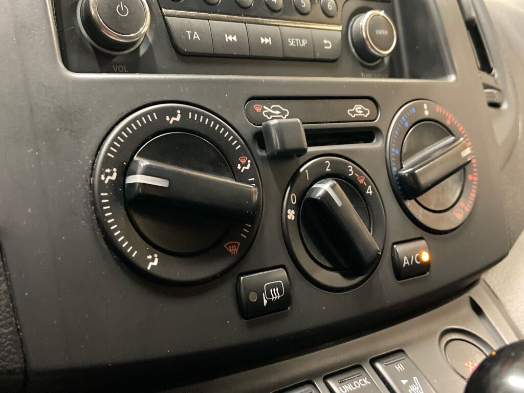 Nissan NV200 2013 Valkoinen