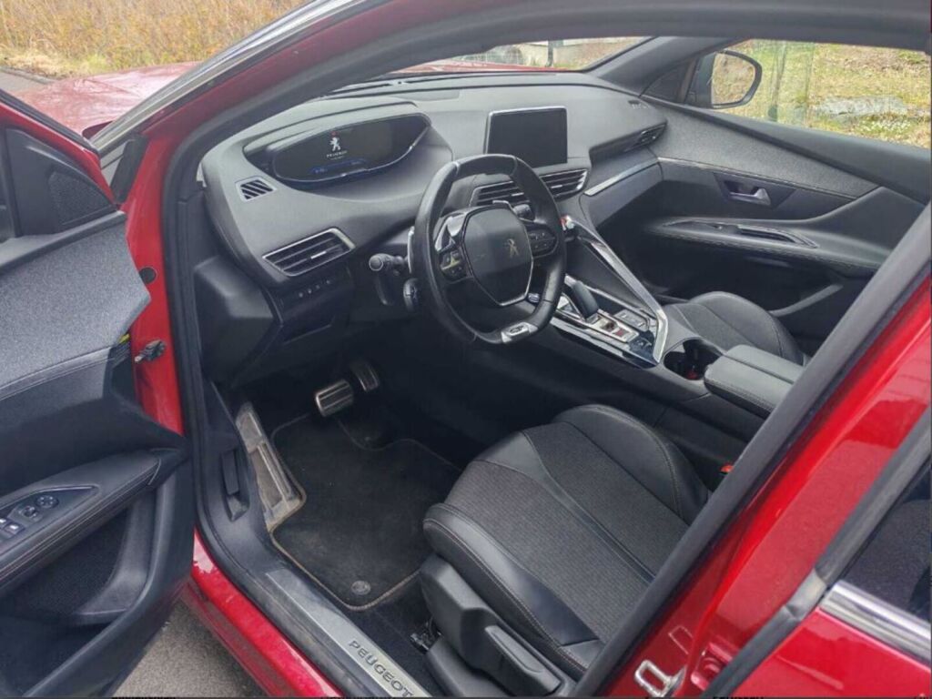 Peugeot 3008 2020 Punainen