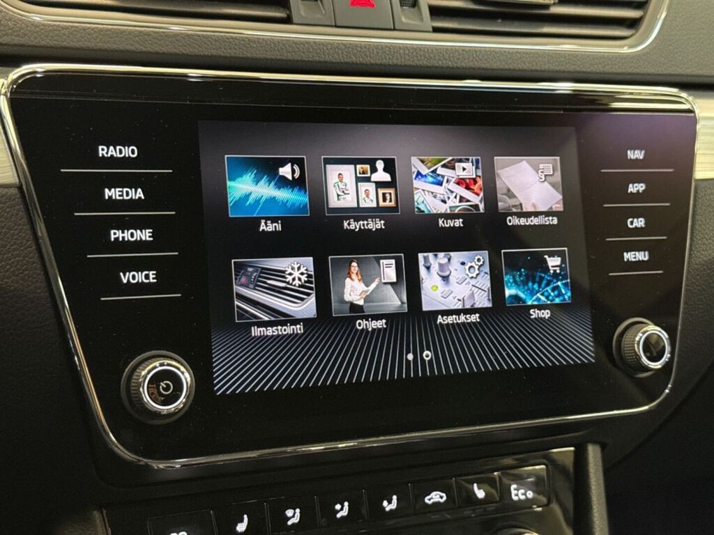 Skoda Superb 2023 Harmaa