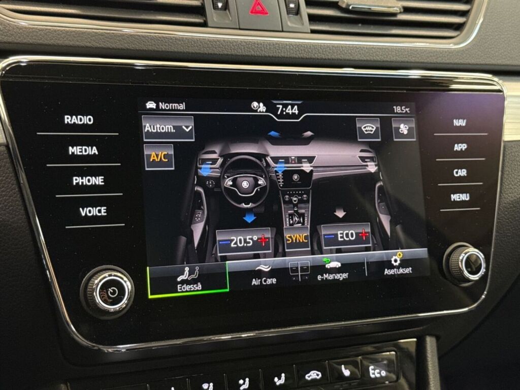 Skoda Superb 2023 Harmaa