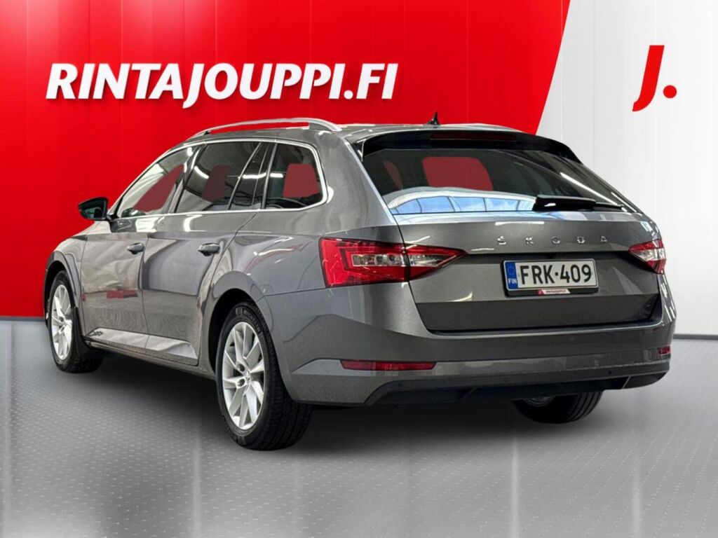 Skoda Superb 2023 Harmaa
