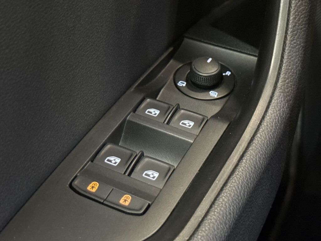 Skoda Superb 2023 Harmaa