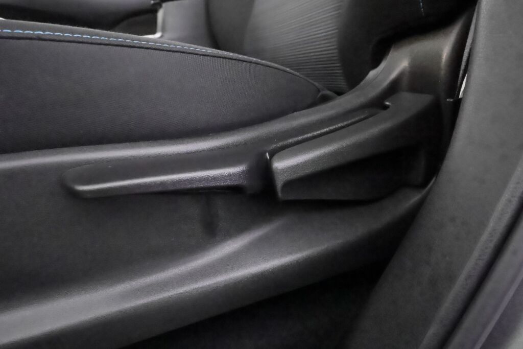 Nissan Leaf 2024 Harmaa