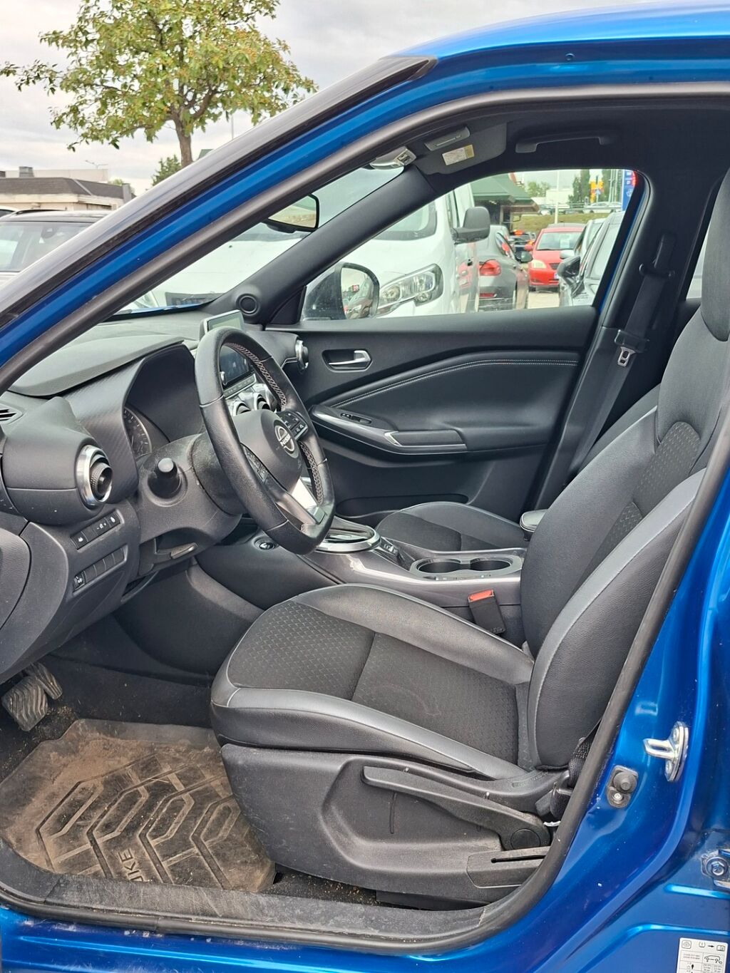Nissan Juke 2023 Sininen