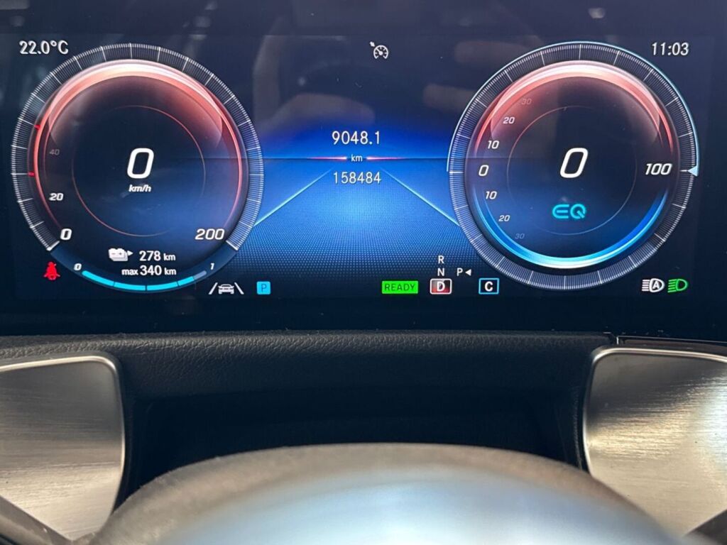 Mercedes-Benz EQB 2022 Musta