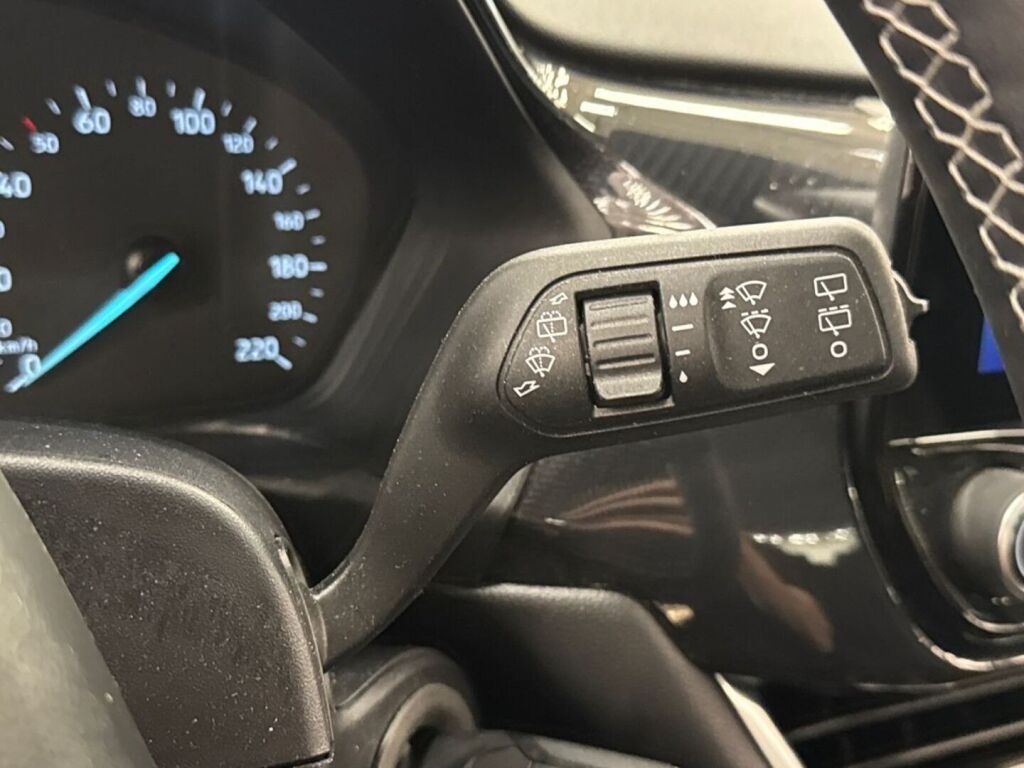 Ford Puma 2023 Musta