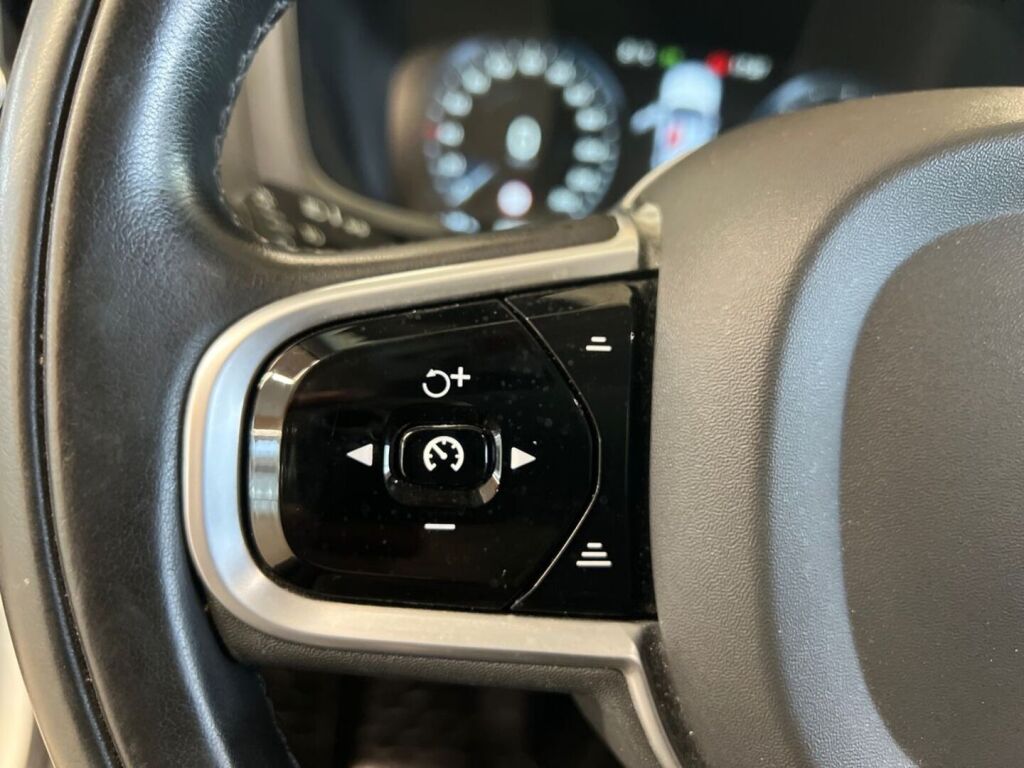 Volvo V60 2019 Valkoinen