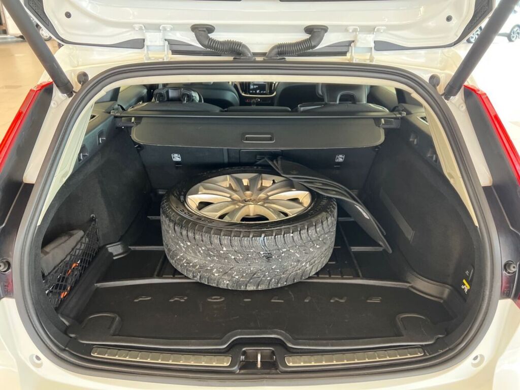 Volvo V60 2019 Valkoinen
