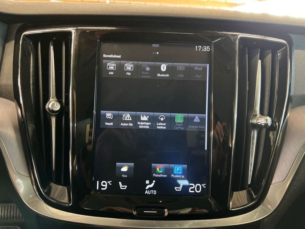 Volvo V60 2019 Valkoinen