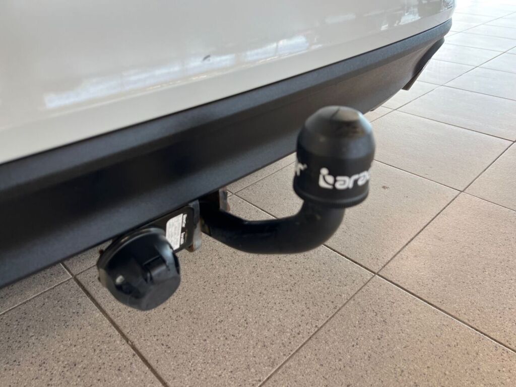 Volvo V60 2019 Valkoinen