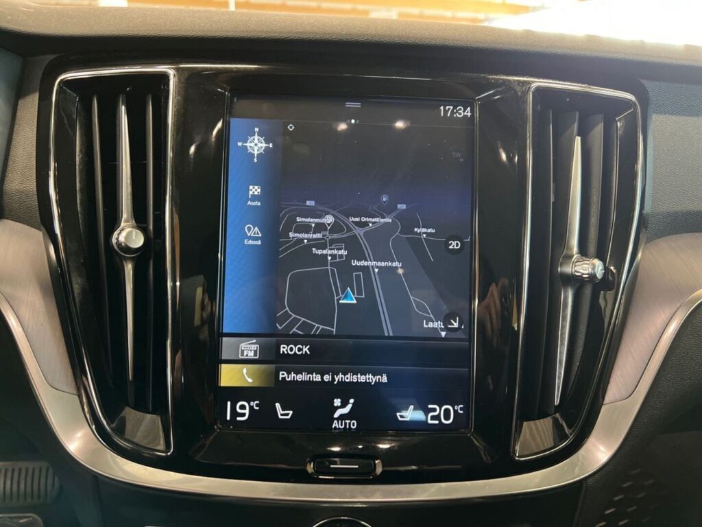 Volvo V60 2019 Valkoinen
