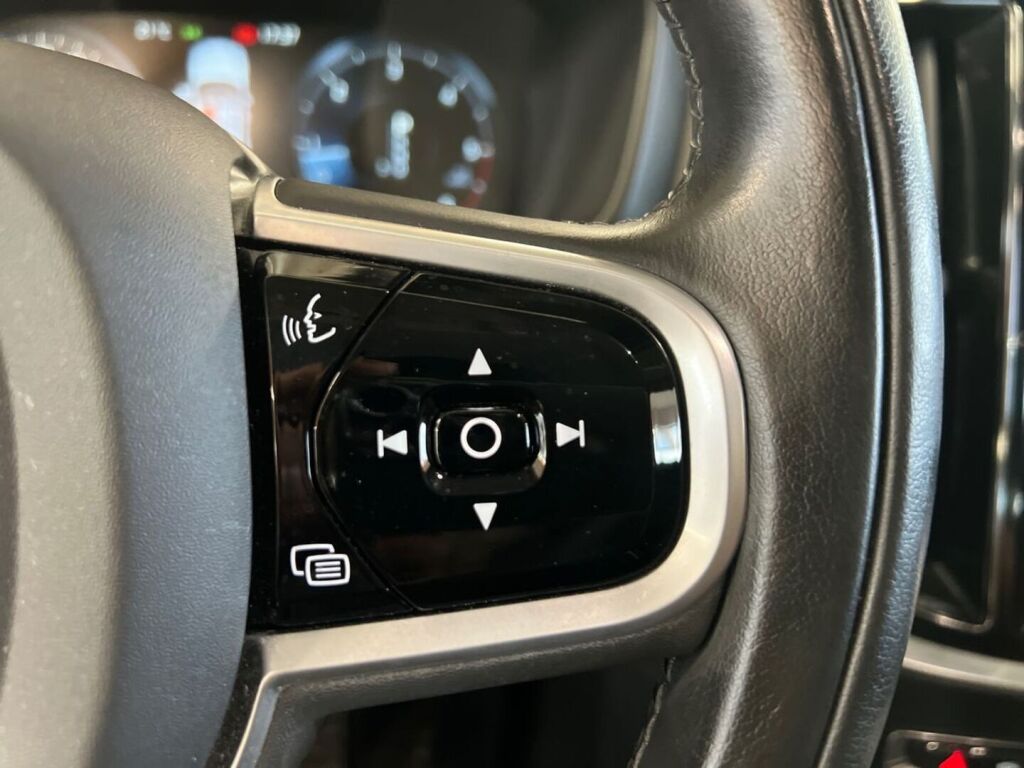 Volvo V60 2019 Valkoinen