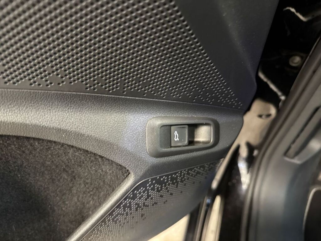 Skoda Enyaq 2023 Musta