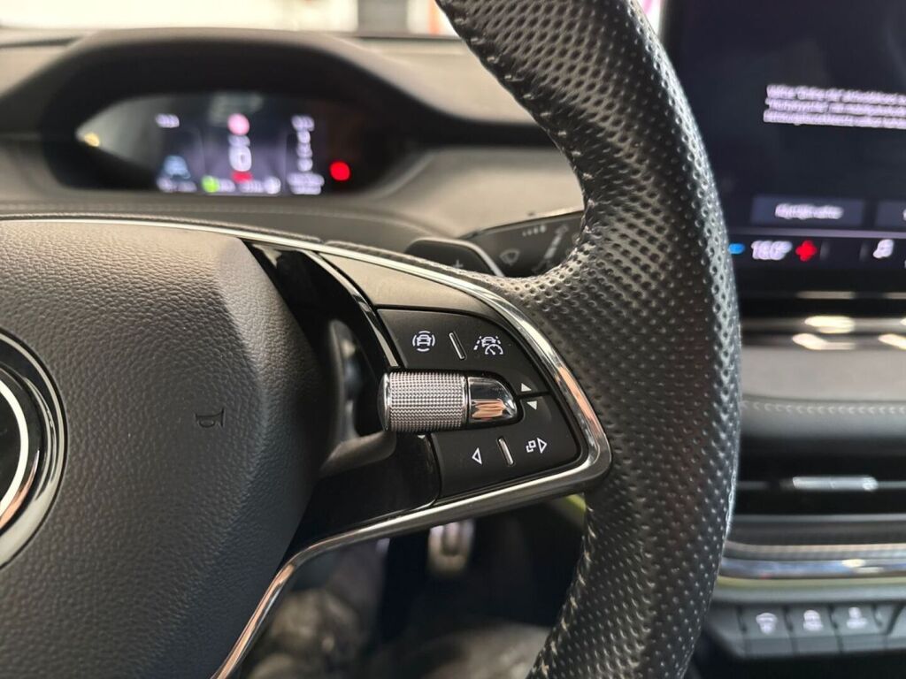 Skoda Enyaq 2023 Musta