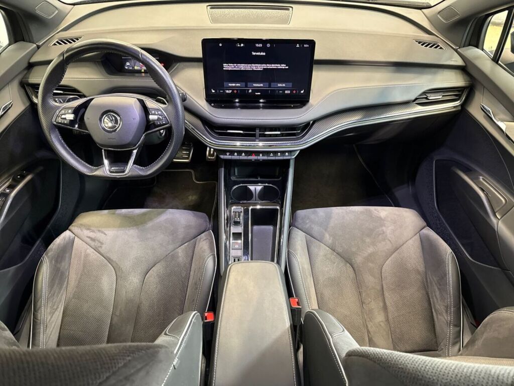 Skoda Enyaq 2023 Musta