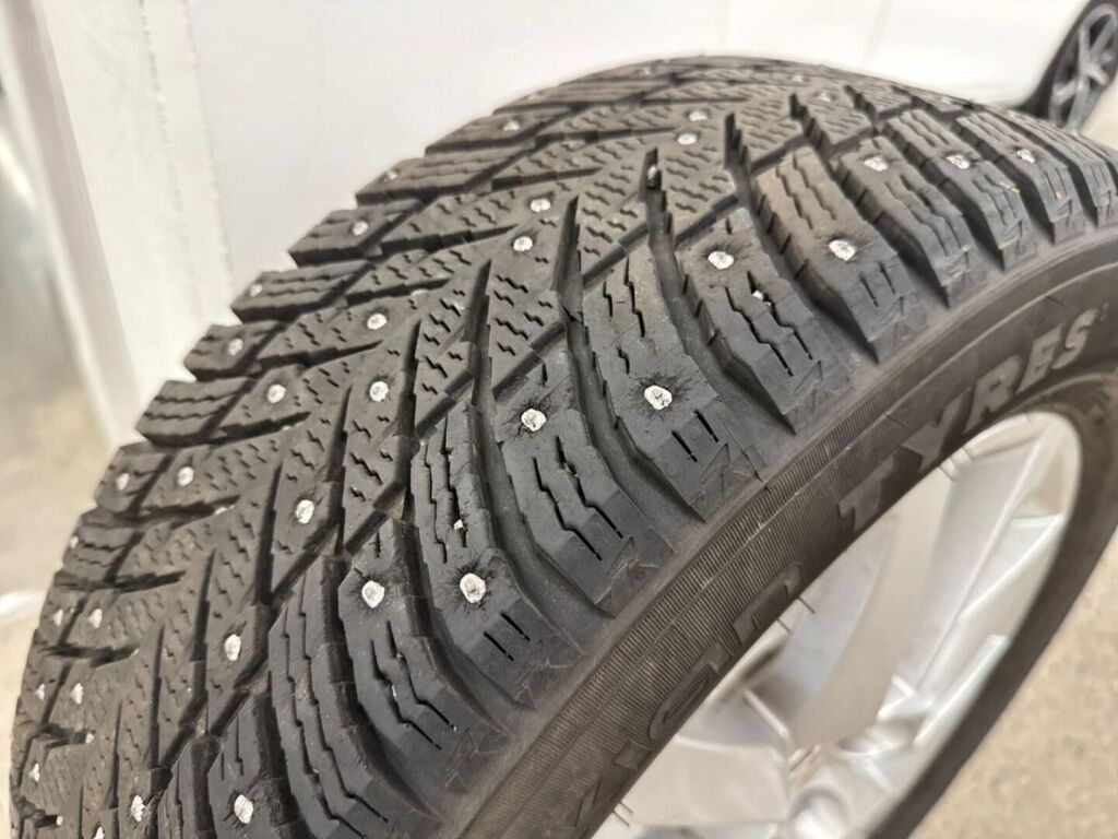 Skoda Kamiq 2024 Sininen