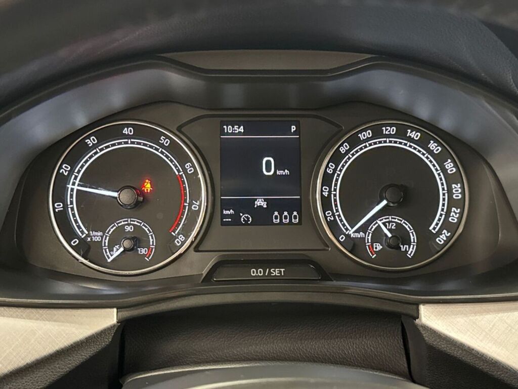 Skoda Kamiq 2024 Sininen