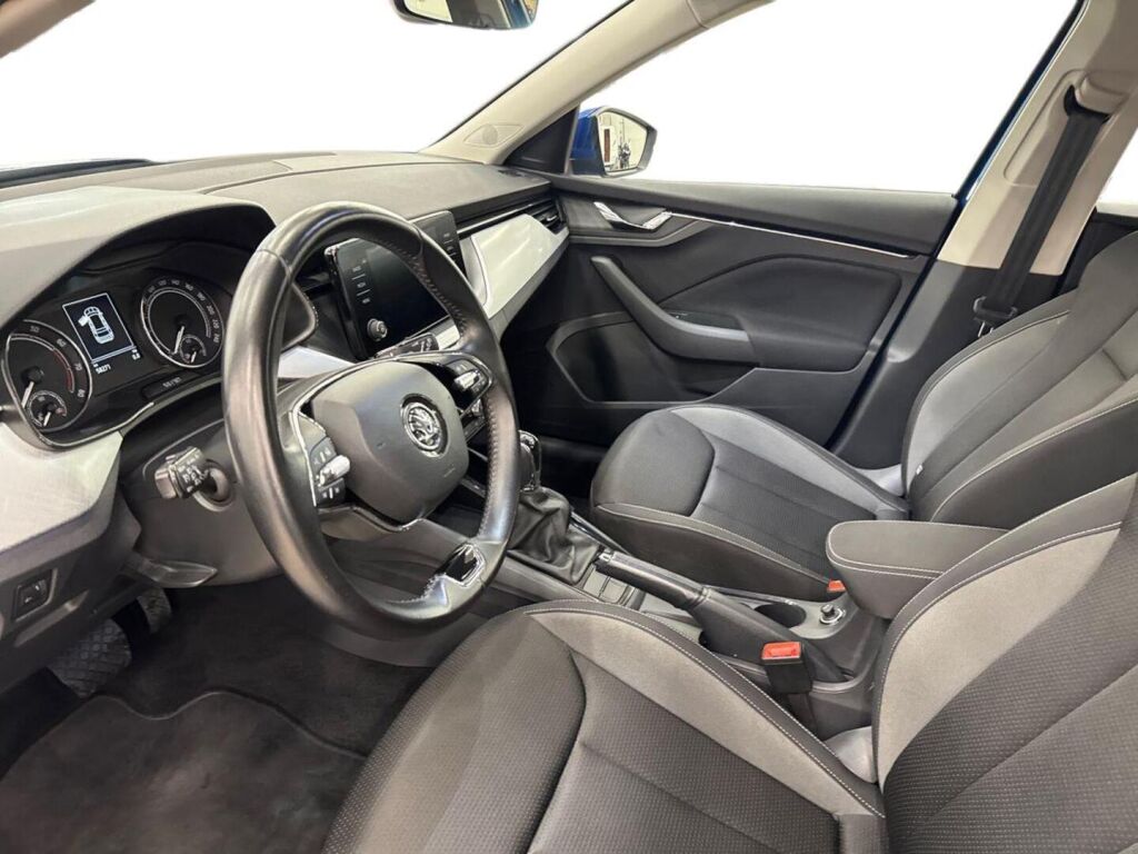 Skoda Kamiq 2024 Sininen