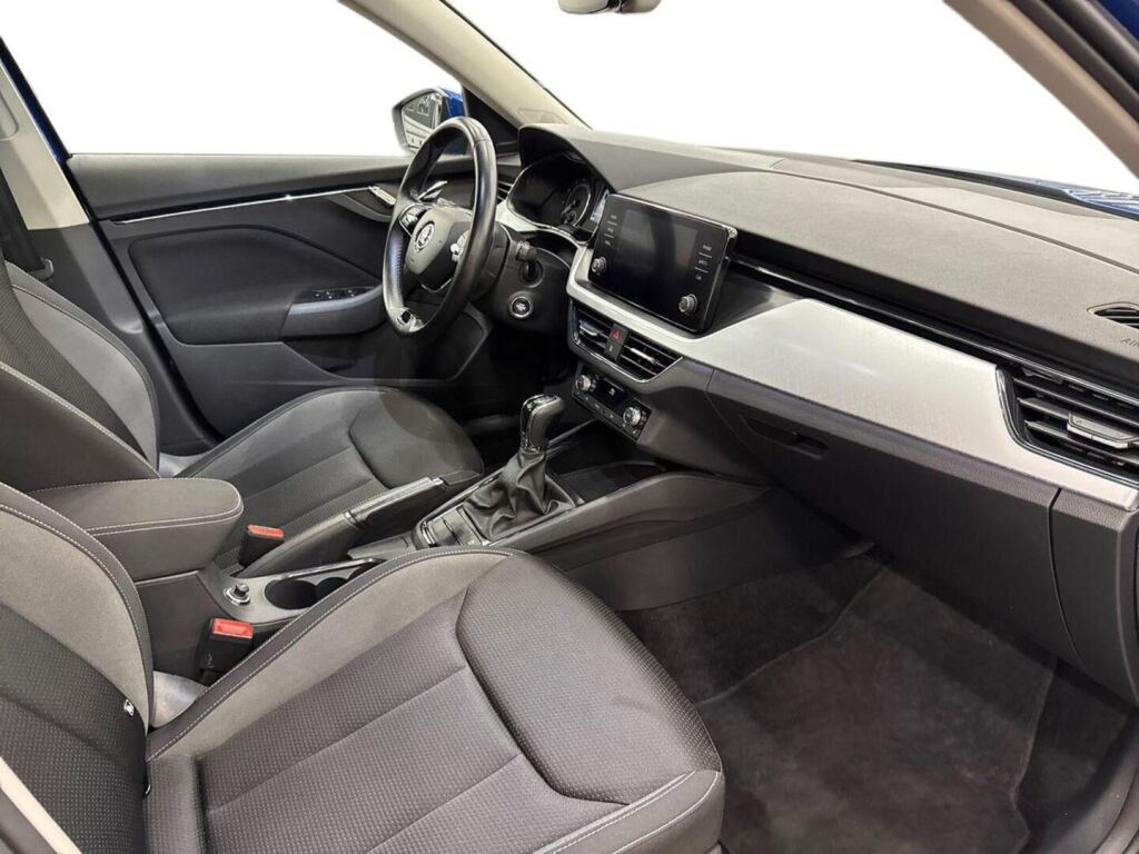 Skoda Kamiq 2024 Sininen