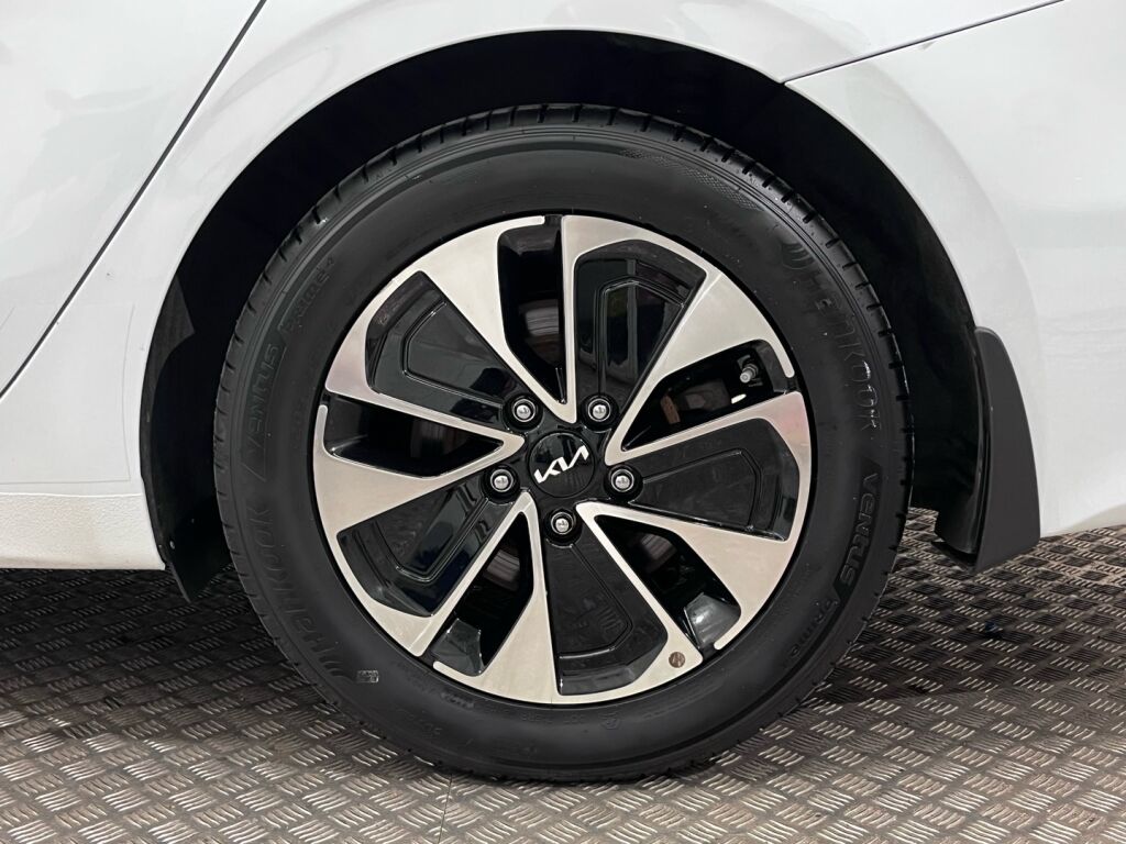 Kia Ceed 2023 Valkoinen