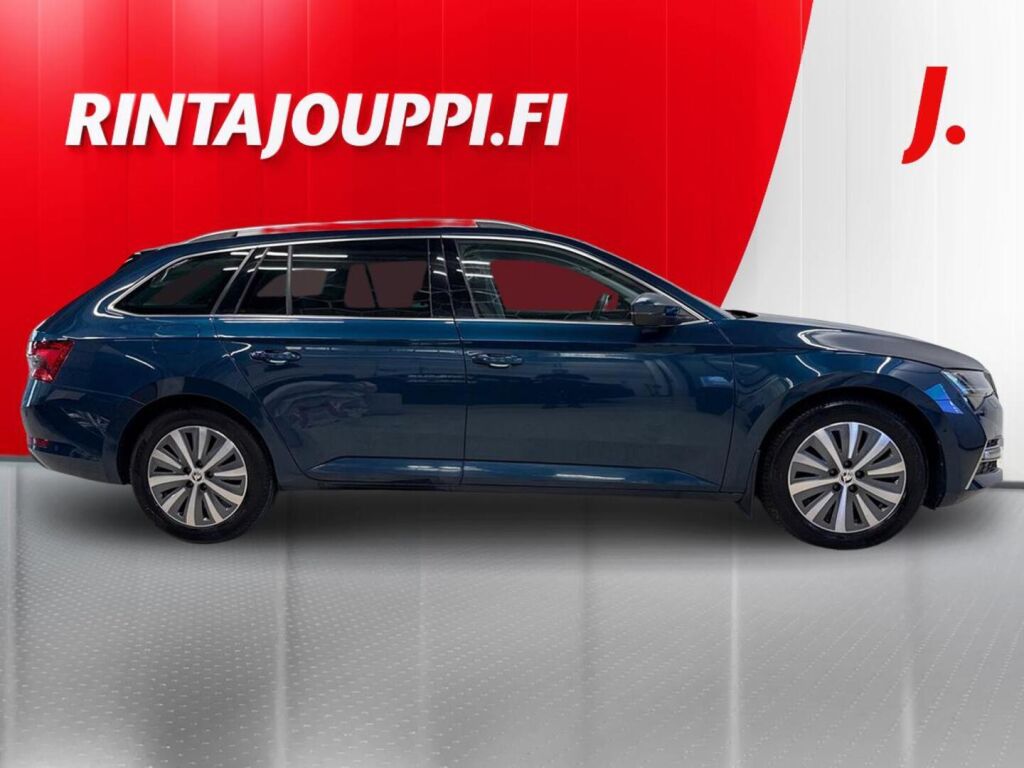 Skoda Superb 2023 Sininen