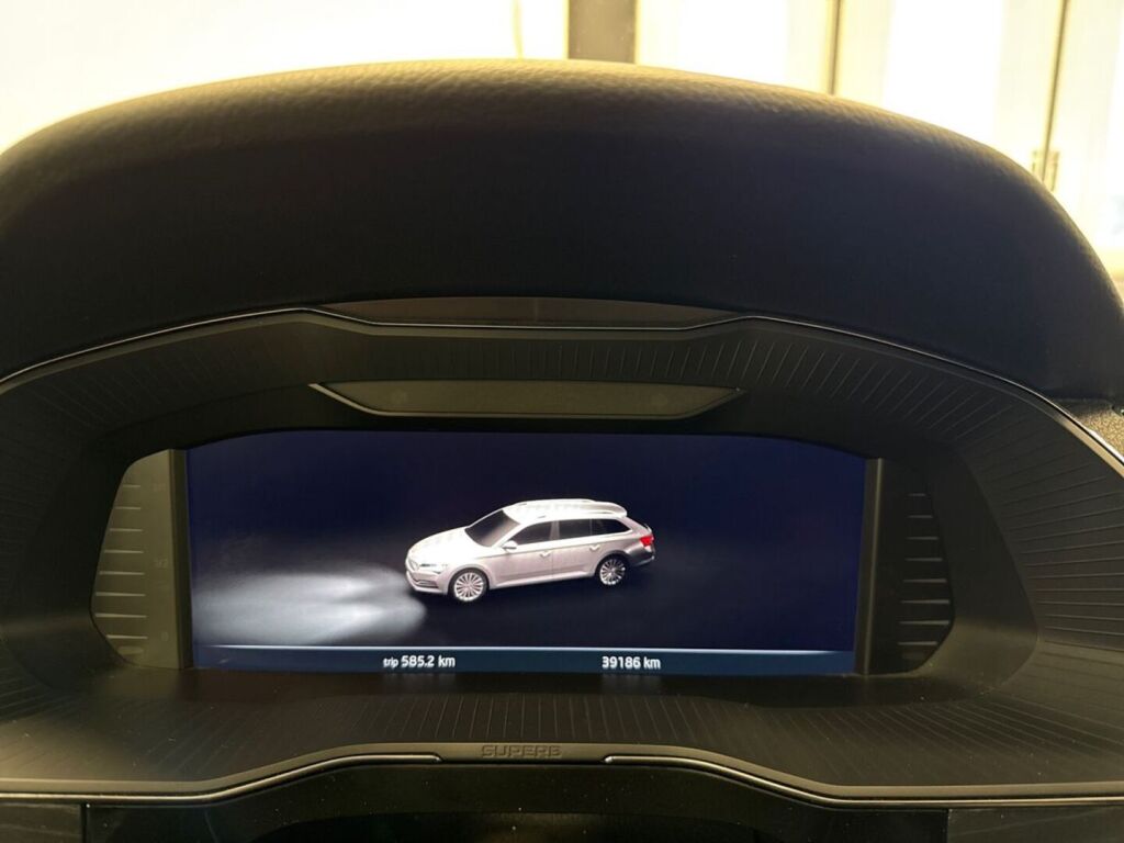 Skoda Superb 2023 Sininen