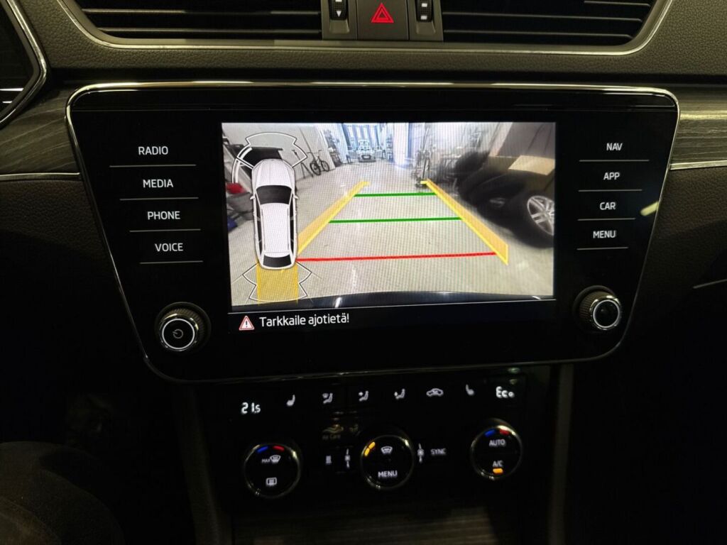 Skoda Superb 2023 Sininen