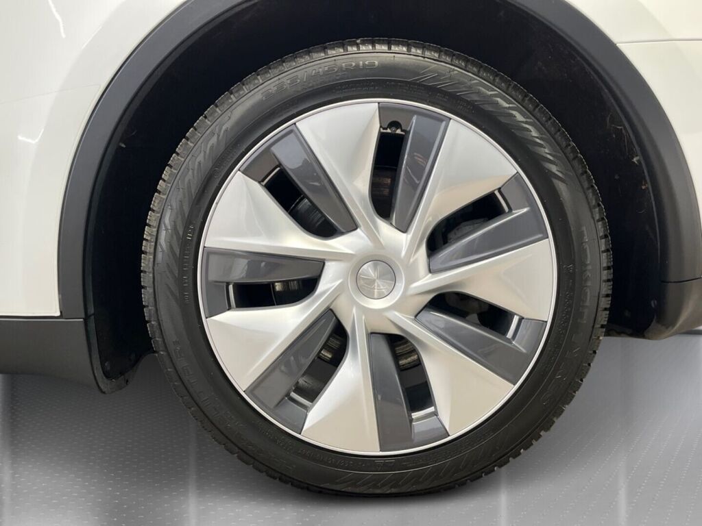 Tesla Model Y 2023 Valkoinen