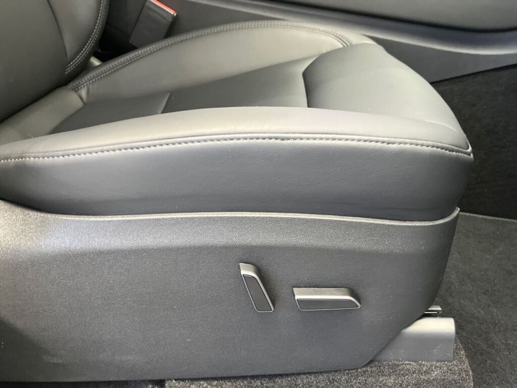 Tesla Model Y 2023 Valkoinen