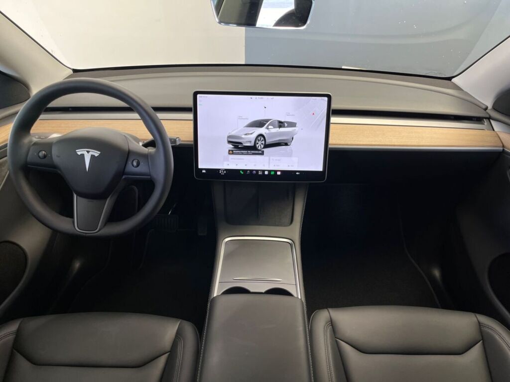 Tesla Model Y 2023 Valkoinen