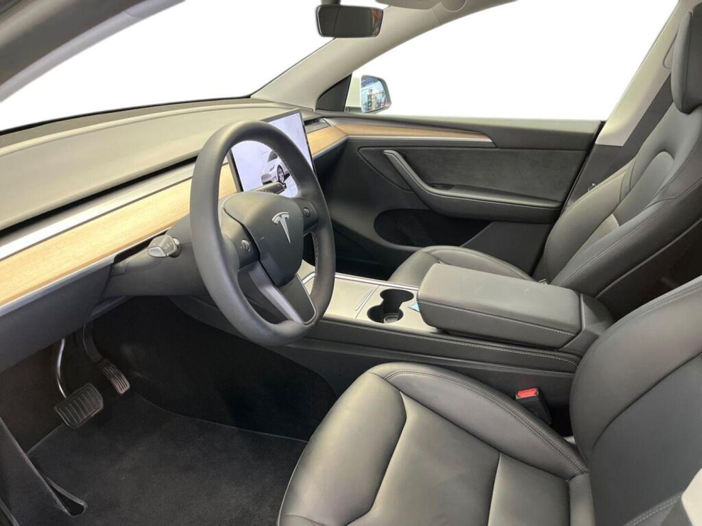 Tesla Model Y 2023 Valkoinen