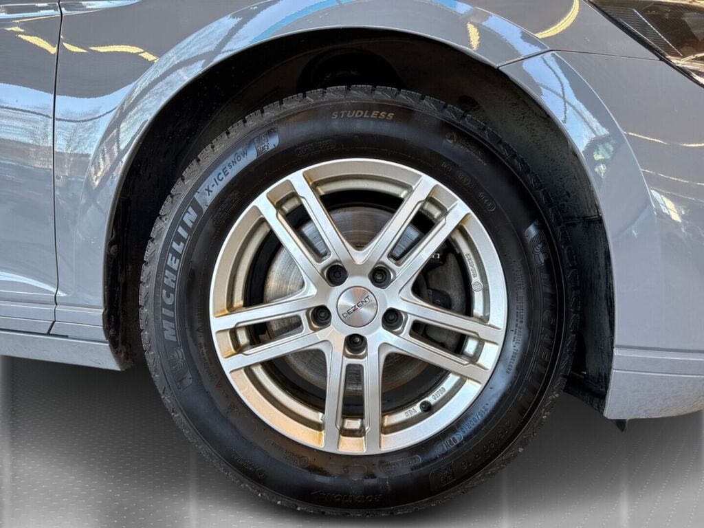 Volkswagen Passat 2023 Harmaa