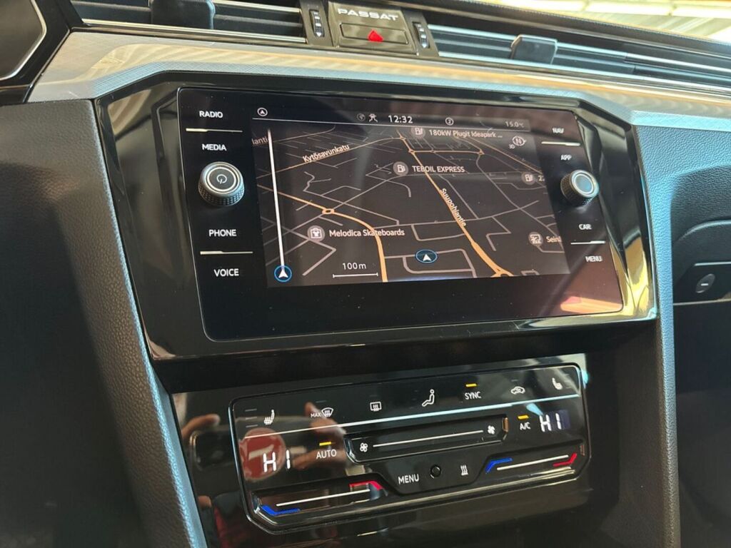 Volkswagen Passat 2023 Harmaa