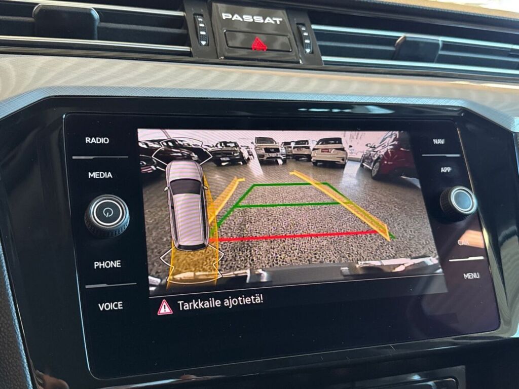 Volkswagen Passat 2023 Harmaa