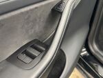 Tesla Model Y 2023 Musta