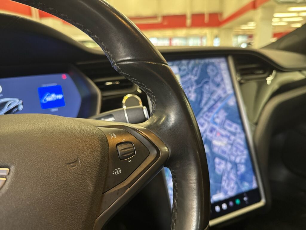 Tesla Model S 2018 Musta