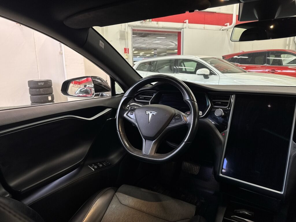 Tesla Model S 2018 Musta