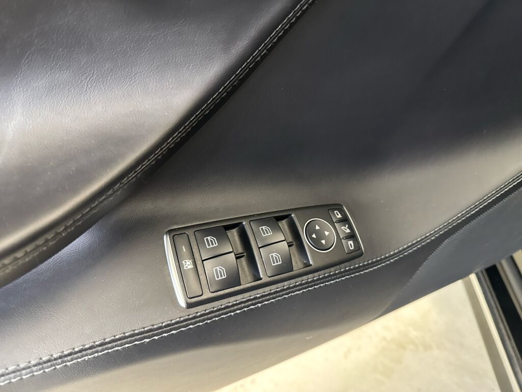 Tesla Model S 2018 Musta