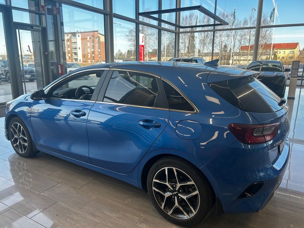 Kia Ceed 2023 Sininen