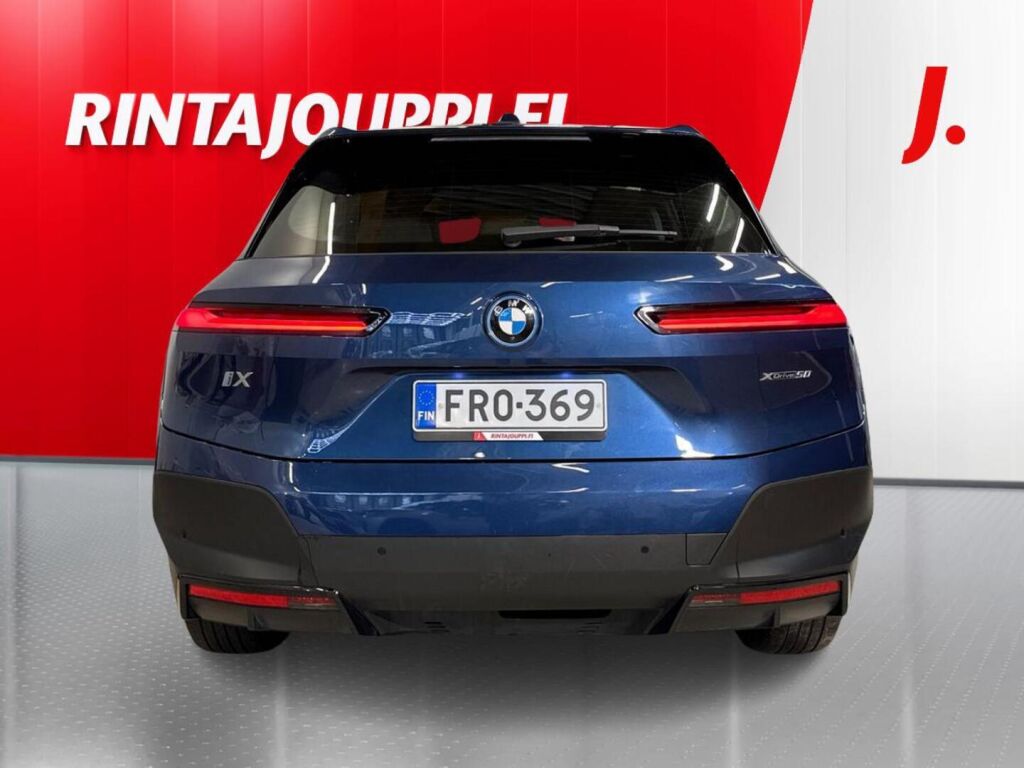 BMW iX 2023 Sininen