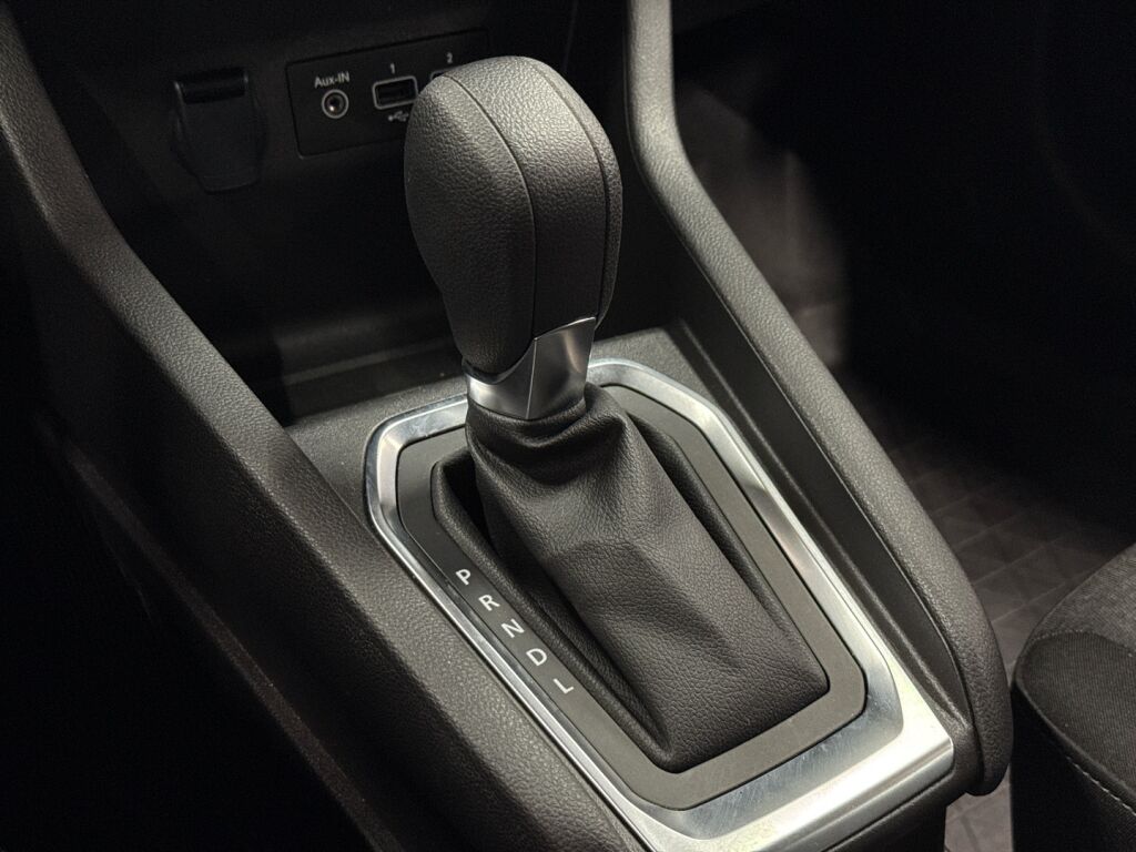 Renault Clio 2024 Punainen