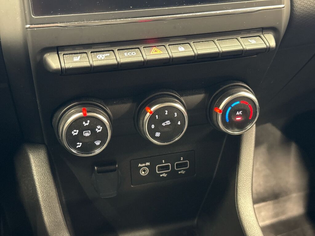 Renault Clio 2024 Punainen