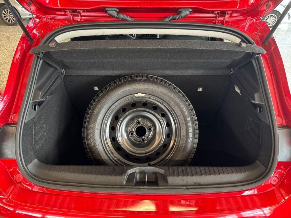Renault Clio 2023 Metallinhohto Punainen