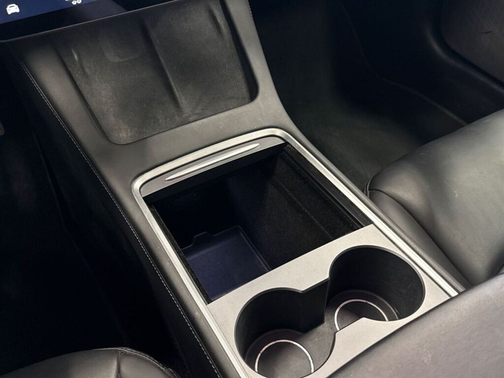 Tesla Model 3 2021 Valkoinen