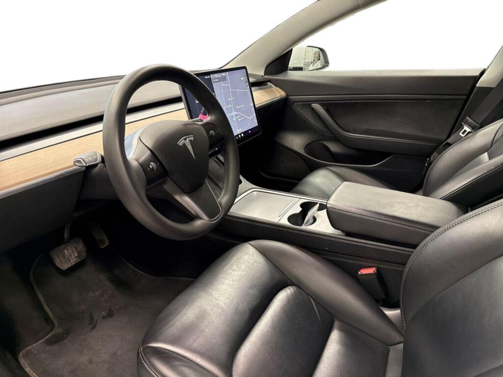 Tesla Model 3 2021 Valkoinen