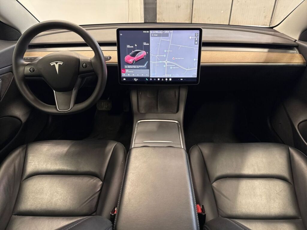 Tesla Model 3 2021 Valkoinen