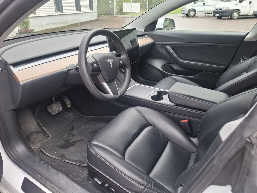 Tesla Model 3 2021 Valkoinen