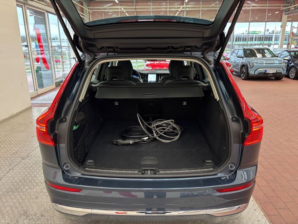 Volvo XC60 2024 Sininen
