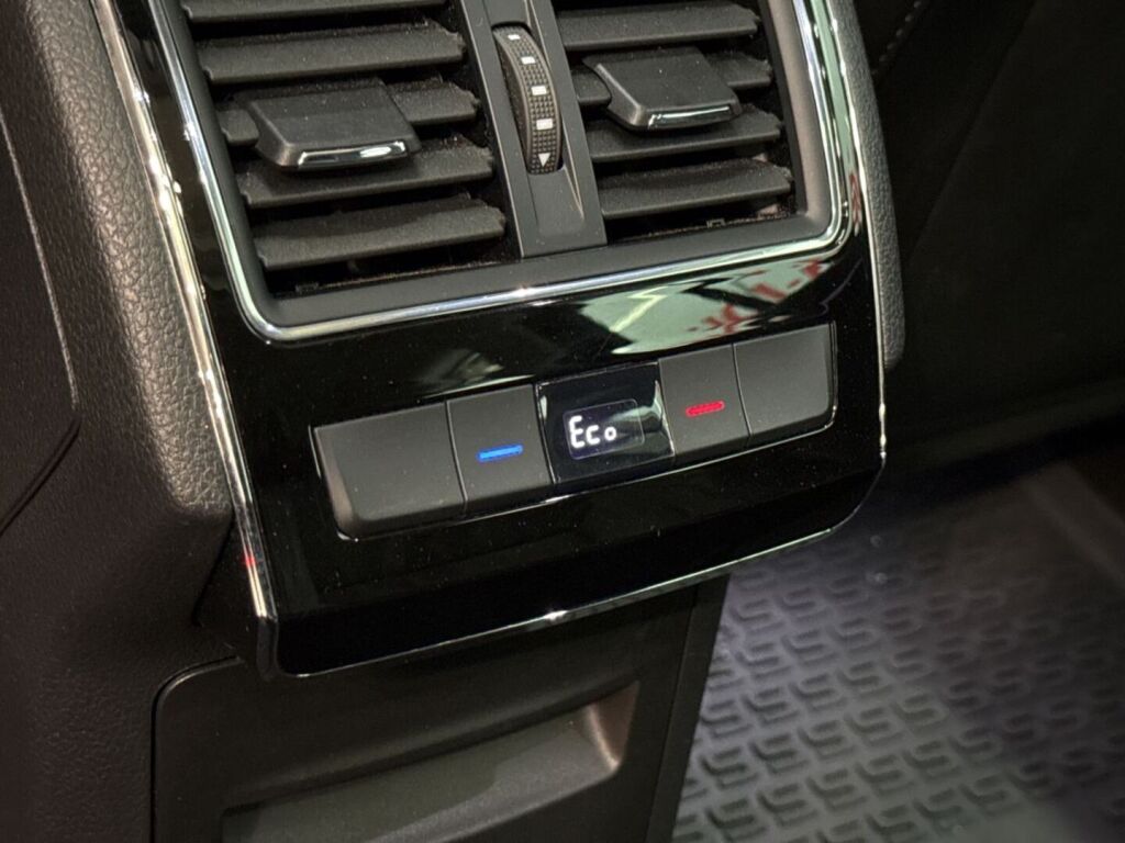 Skoda Superb 2021 Harmaa