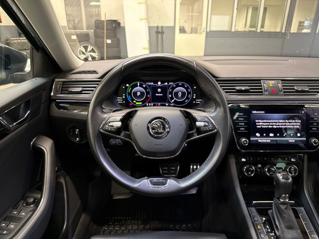 Skoda Superb 2021 Harmaa